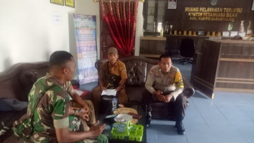 Cooling System Bhabinkamtibmas Polsek Kunto Darussalam Dengan Tokoh Masyarakat Desa Muara Dilam