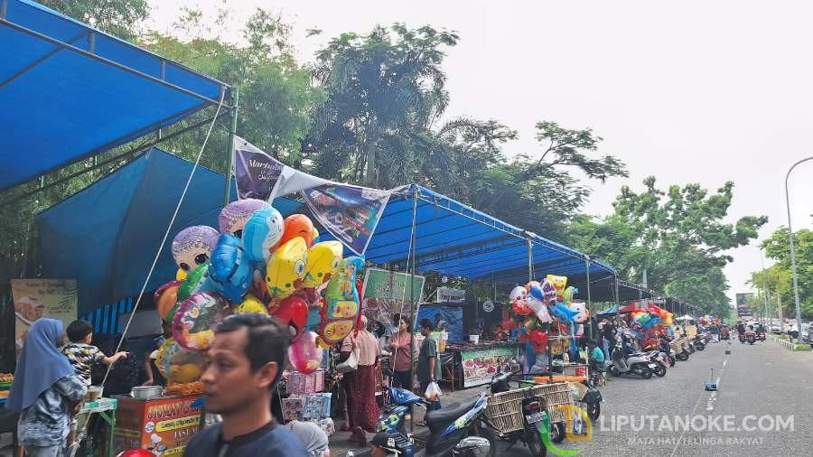 Jalan WR Supratman Gobah Pekanbaru Tempat Favorit Mahasiswa Berburu Takjil