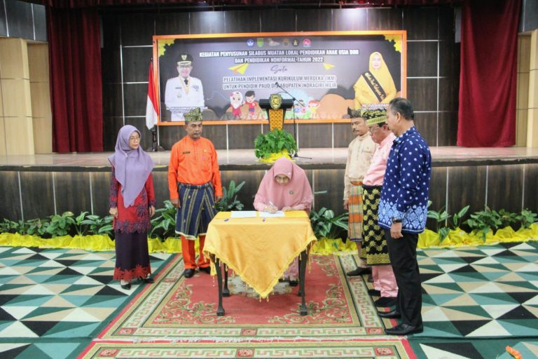 Dibuka Bupati Inhil, Disdik Gelar Penyusunan Silabus Muatan Lokal PAUD dan PNF