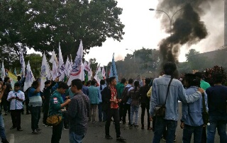 Demo Tolak UU MD3 Bikin Gedung DPRD Siaga