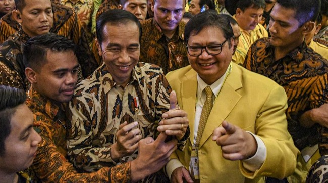 Jokowi Disebut Ikut Campur Airlangga Mundur dari Ketum Golkar, Begini Respon Istana