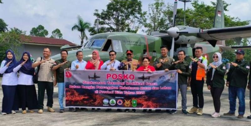 Cegah Karhutla. Tim TMC BRIN Semai Garam 15 Ton untuk Basahi Lahan Gambut di Riau