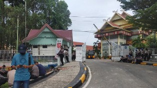 Gabungan Organisasi Dikabarkan Akan Aksi di DPRD Riau, Mobil Baracuda & Water Canon Siaga