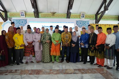 Tingkatkan Silaturahmi,  Suhardiman Boyong Seluruh Kepala OPD, Hadiri Open House Gubernur Riau