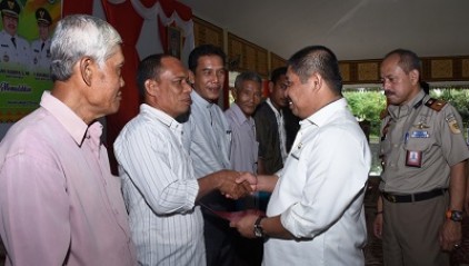 2.000 Warga Kurang Mampu di Bengkalis Terima Surat Tanah Gratis