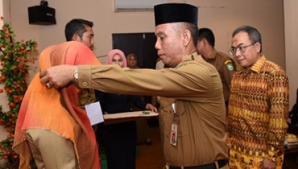 Bupati Ingatkan Aparatur Pemerintahan Desa Agar Teliti dalam Menerbitkan SKT