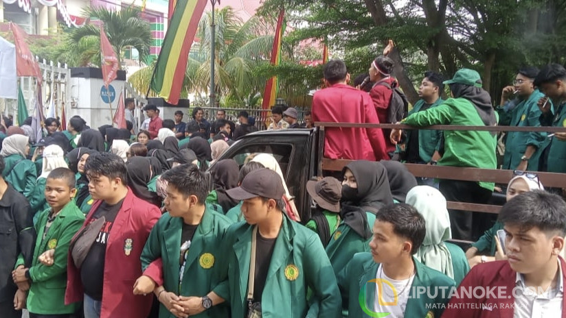 Ratusan Mahasiswa Kembali Demo Kantor DPRD Riau Tolak RUU Pilkada dan Kawal Putusan MK