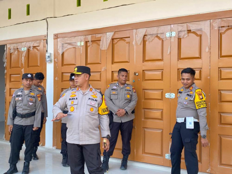Pastikan Situasi Aman, Kapolres Rohul Lakukan Pengecekan Gudang Logistik KPU