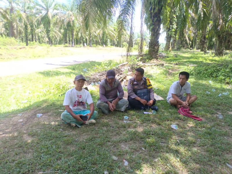 Polsek Rambah Hilir Sambangi Masyarakat Ciptakan Pilkada Damai 2024