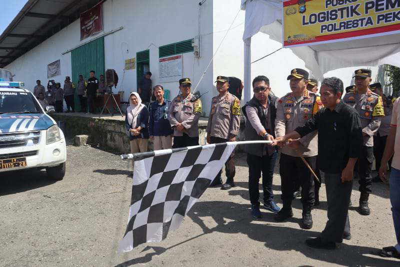 Bawaslu Pekanbaru Hadiri Simulasi Pamwal Pendistribusian Logistik Pemilu