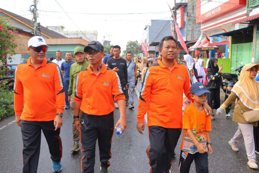 Meriahkan HUT Kabupaten Rohil ke-25, Kapolres Ikuti Jalan Santi Sembari Cooling System Pilkada