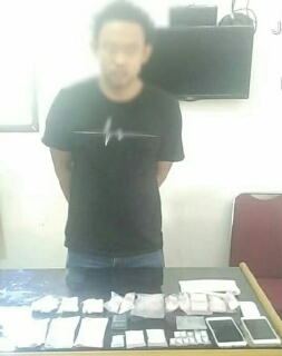 Diduga Memiliki 11 Bungkus Sabu, Warga Desa Titian Resak Inhu Ditangkap Polisi