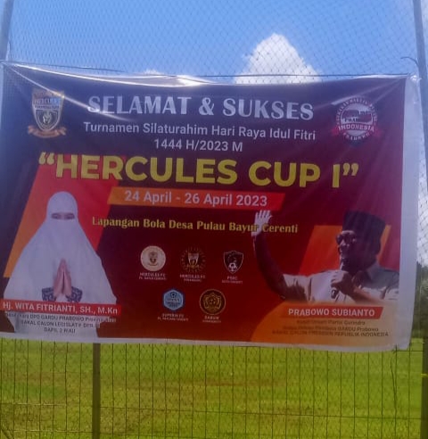 Buka Turnamen Sepakbola,Pj Kades Pulau Bayur : Junjung tinggi Sportivitas Selama Bertanding