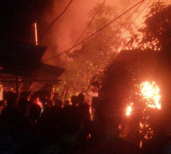 Baru Saja, Kebakaran Landa Pemukiman Masyarakat di Tembilahan Hulu