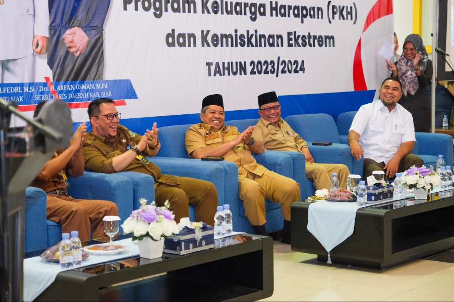 Komitmen Tingkatkan SDM, Bupati Alfedri Lepas 234 Mahasiswa Program BeTUNAS