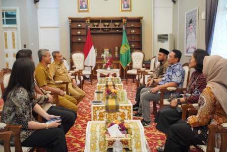 Audiensi Bersama Gubri, Baznas dan BRI Salurkan Zakat