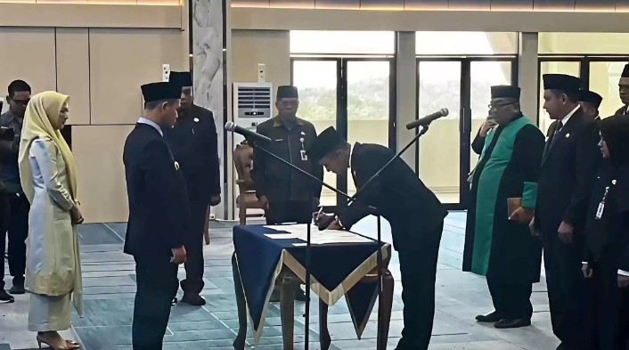 Wako Pekanbaru Agung Lantik Pejabat PTP dan Fungsional, Reza Aulia Putra Jadi Kadis LHK
