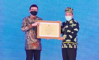 Kearsipan Nasional Beri penghargaan kepada Bupati Siak Alfedri