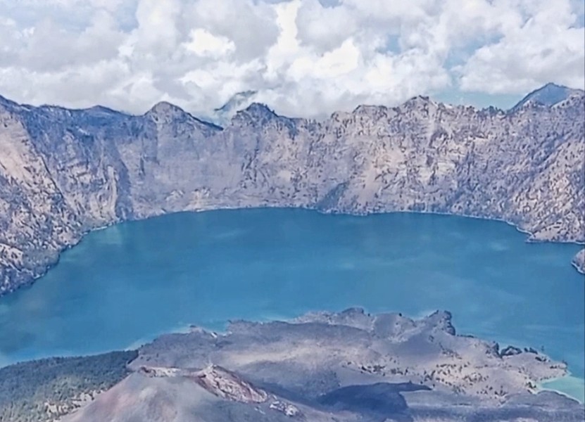Mulai 16 Juli 2025, Pendakian Jalur Sembalun-Danau Segara Anak Rinjani Ditutup Sementara