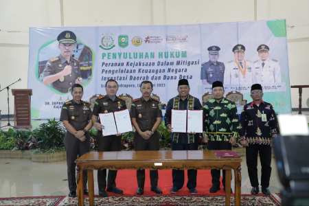 Kajati Riau Beri Penyuluhan Hukum kepada Penghulu se Kabupaten Siak