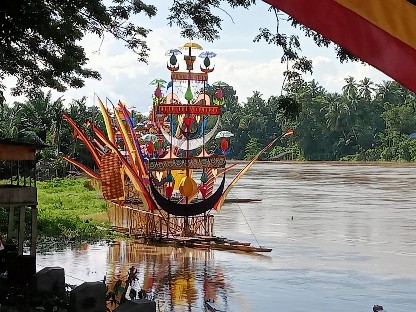 Digelar Besok, Perahu Baganduang Sudah Berjejer di Tepian Muko Lobuah Lubuk Jambi
