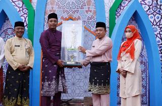 Tutup MTQ Kecamatan Mempura, Husni: Biasakan Abis Sholat Magrib Mengaji