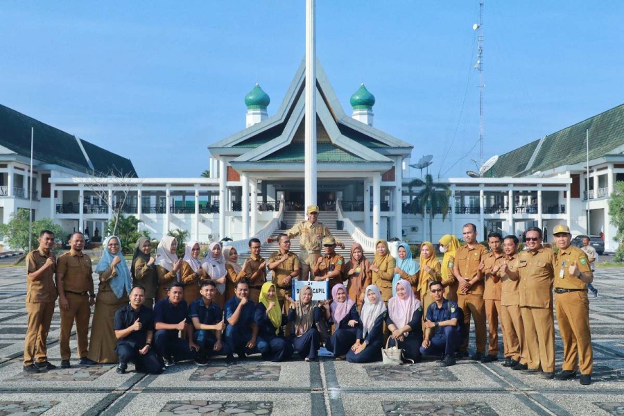 Jadi Pembina Apel Senin Bersama, Hasmizal: Ini Apel Penutup Saya Sebagai ASN