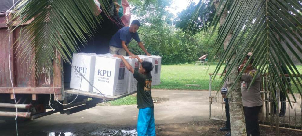 Polres Kuansing dan Polsek Jajaran Kawal Distribusi Logistik Pilkada 2024 Dengan Aman dan Lancar