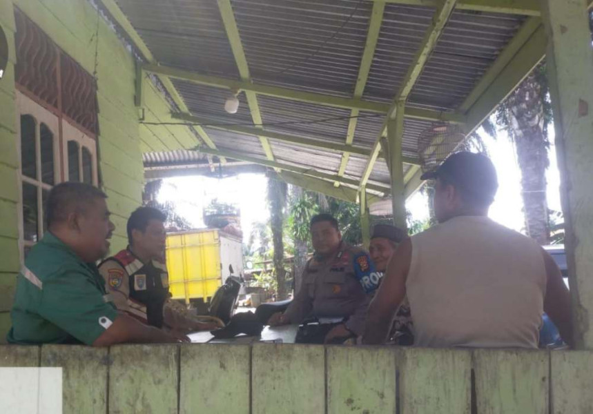 Bhabinkamtibmas Pangkalan Pisang Ajak Warga Ciptakan Situasi Kondusif Pilkada 2024