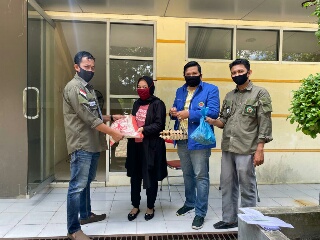 DPP IKA UIR Salurkan Sembako Kepada Mahasiswa, Alumni & Masyarakat yang Terdampak Covid-19