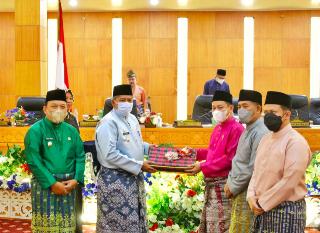 Bupati Alfedri Sampaikan Ranperda Pertanggungjawaban Pelaksanaan APBD T.A 2021
