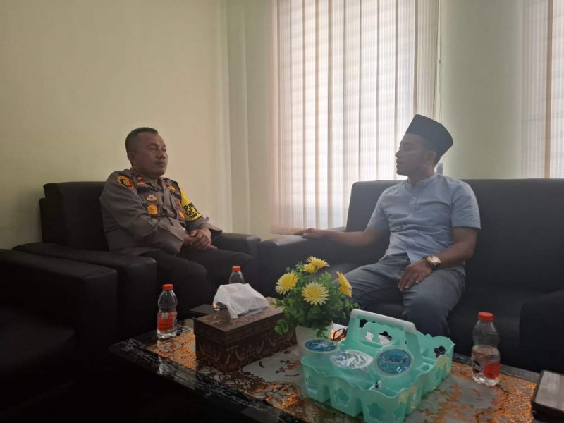 Datangi Kantor MUI Provinsi Riau, Polsek Bukit Raya Sampaikan Pesan Pilkada Damai 2024