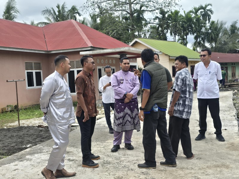 Komitmen Dukung Infrastruktur di Bencah Lesung, PLN  NP UP Tenayan Laksanakan Semenisasi Jalan Lingkungan