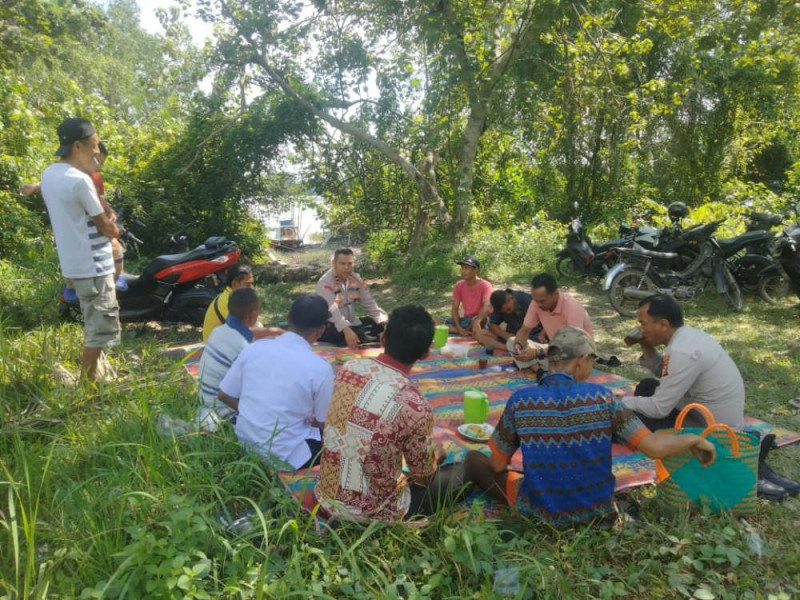 Kapolsek Sabak Auh Sambangi Warga Ajak Wujudkan Pilkada Damai