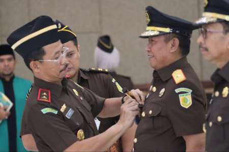 Kajati Riau Supardi Lantik Wakajati Riau dan Kajari Kampar, Ini Pesannya