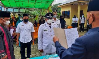 Camat Rengat Barat Inhu Lantik Kades Danau Tiga