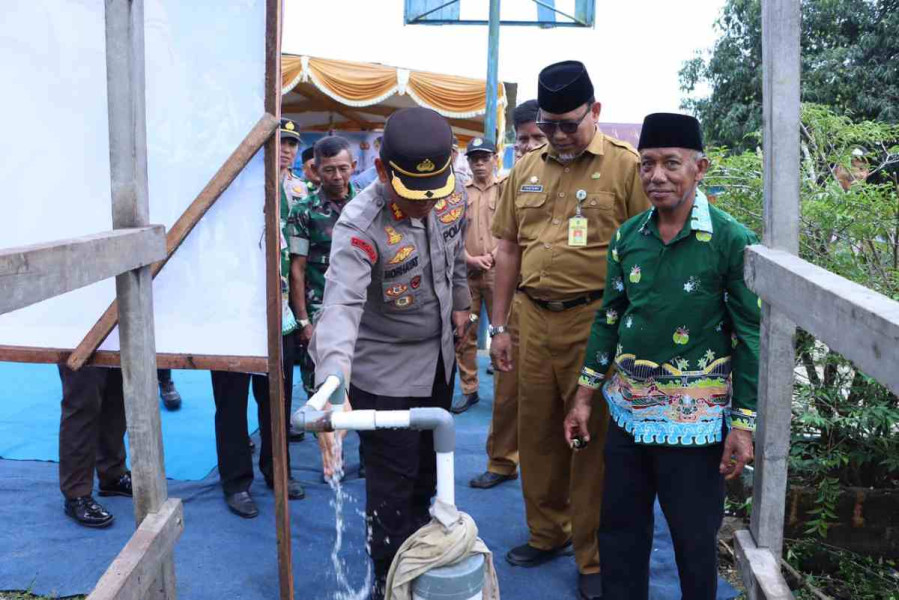 Serentak di Indonesia, Polres Inhil Turut Beri Bantuan Sumur Bor dan Pompa Air di Sekolah