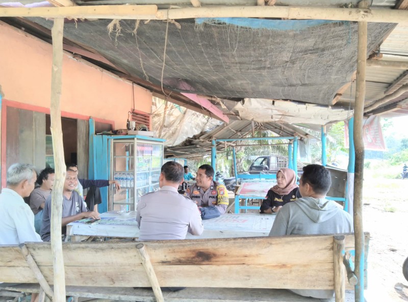 Polsek Rambah Sambangi Desa Babussalam Ajak Masyarakat Sukseskan Pilkada 2024