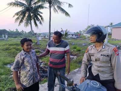 Ciptakan Suasana Kondusif Pilkada, Polsek Teluk Belengkong Terus Sambangi Masyarakat Berikan Rasa Amam