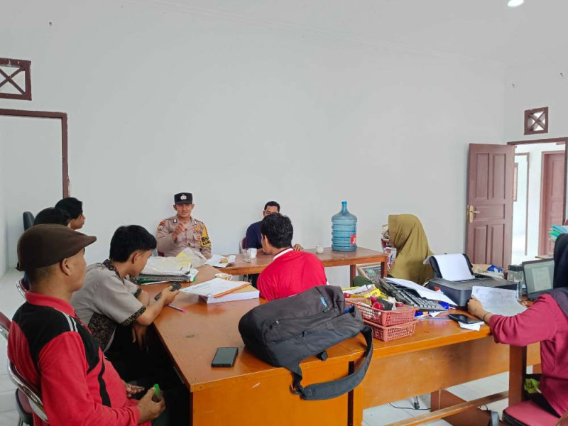 Polsek Sungai Apit Sambangi Masyarakat Wujudkan Pilkada Damai 2024