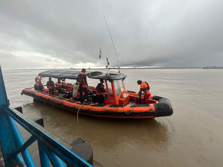 Kapal TB Bina Sarana Terbakar Saat Arungi Perairan Meranti Riau