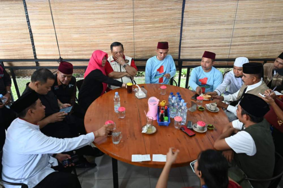 Semua Calon Walikota Pekanbaru 'Ngopi Cantik' Bersama UAS dan Abdul Wahid, Kok Bisa?