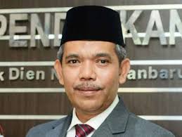 Gubri Syamsuar Lantik Kamsol Jadi Kadis Pendidikan Riau