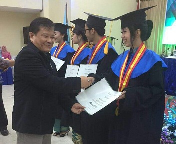 Penerima Beasiswa RAPP Ukir Prestasi di ATPK