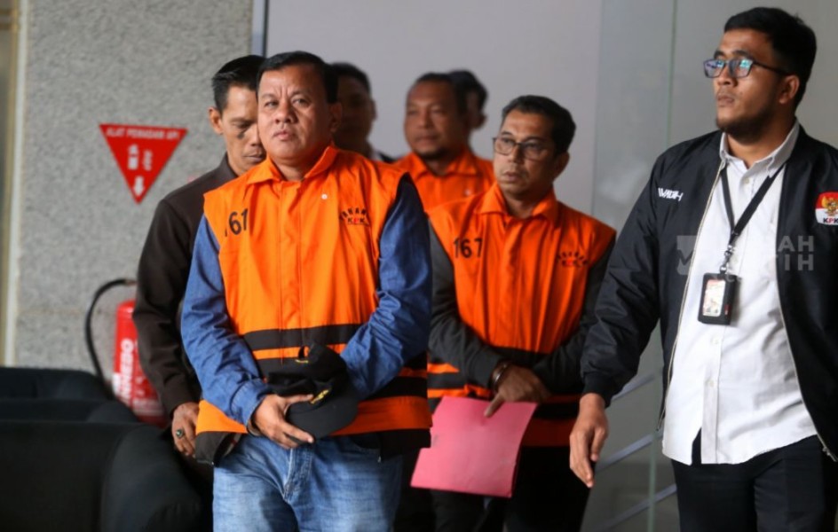 Kasus Bupati Kuansing  Tersangka KPK, Suap Jabatan Sekda Pakai Mobil Mewah  Land Cruiser