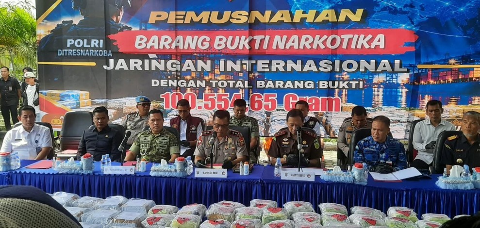 Polda Riau Musnahkan 100 Kg Narkoba Jaringan Internasional, 10 Tersangka Diciduk