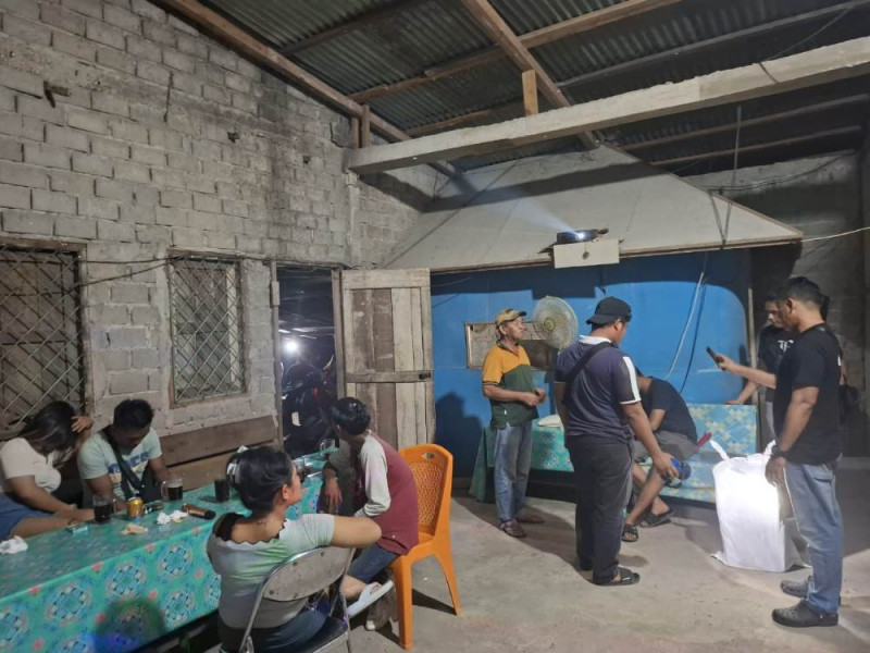 Sat Resnarkoba Polres Kuantan Singingi Gelar Razia di Wilayah Kuantan Tengah Amankan Puluhan Botol Miras