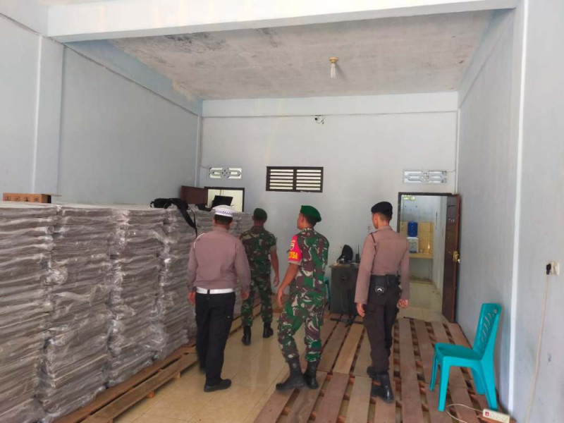 Jaga Situasi Tetap Aman, Polres Kuansing Patroli ke Kantor KPU, Bawaslu dan Gudang Logistik