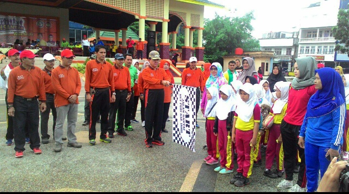 Bupati Inhil Lepas Ribuan Peserta Gerak Jalan