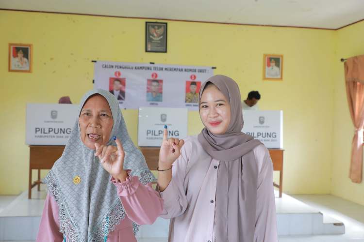 Pesan Perempuan Paruh Baya dari Bilik Suara